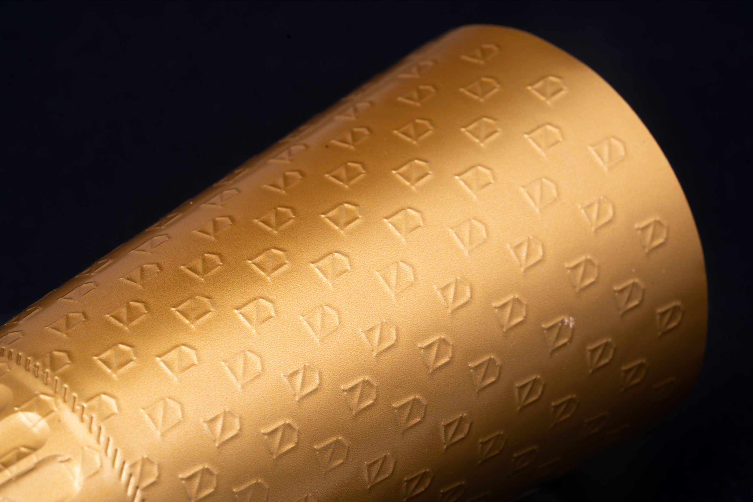 Nyetimber, coiffe dorée détails