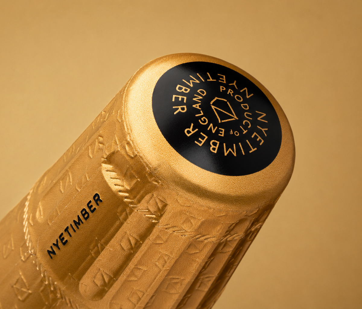 Nyetimber, coiffe doré tête
